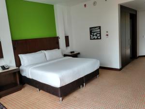 Holiday Inn Bogota Airport, An Ihg Hotel,Bogotá>>Bogota,4 star