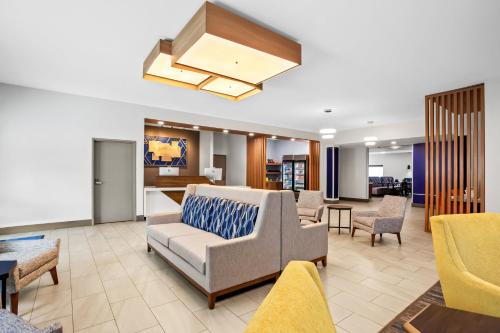 holiday inn express and suites tumwater olympia