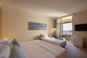 Capo Bay Hotel,Larnaca>>Ayia Napa,5 star