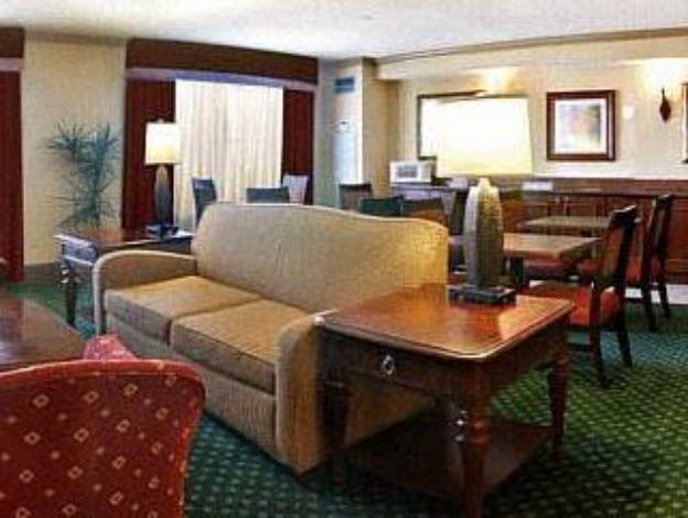 courtyard by marriott pueblo downtown
