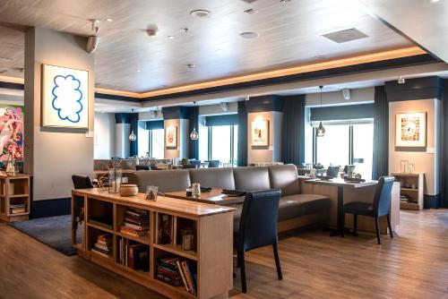 The Saint Kate,139 East Kilbourn Avenue,4 star