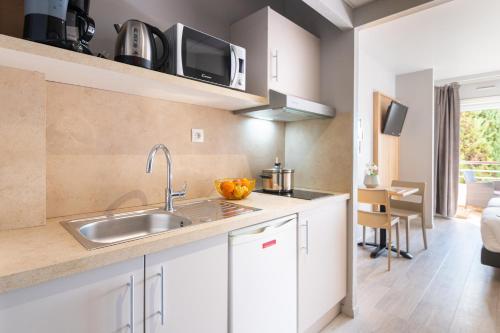 Zenitude Hotel-Residences Le Cannet,5, Rue De Cannes,4 star