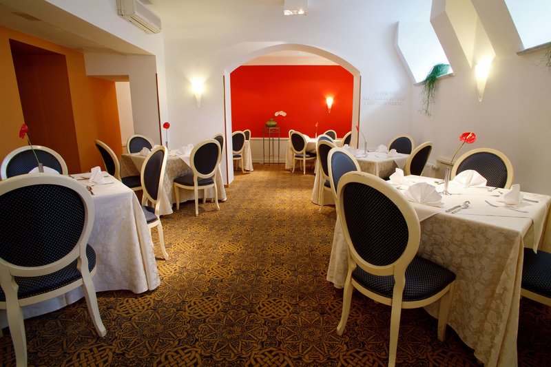 monika centrum hotels