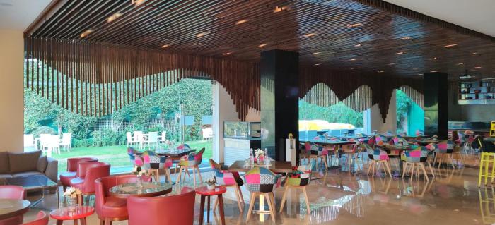 Golden Tulip Gurgaon Sector 29,Sector 29,4 star