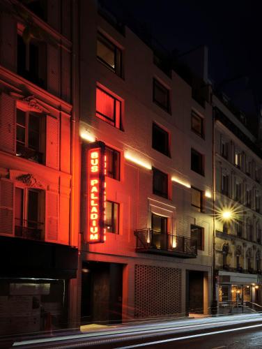 Le Bus Palladium,6 Rue Pierre Fontaine,5 star