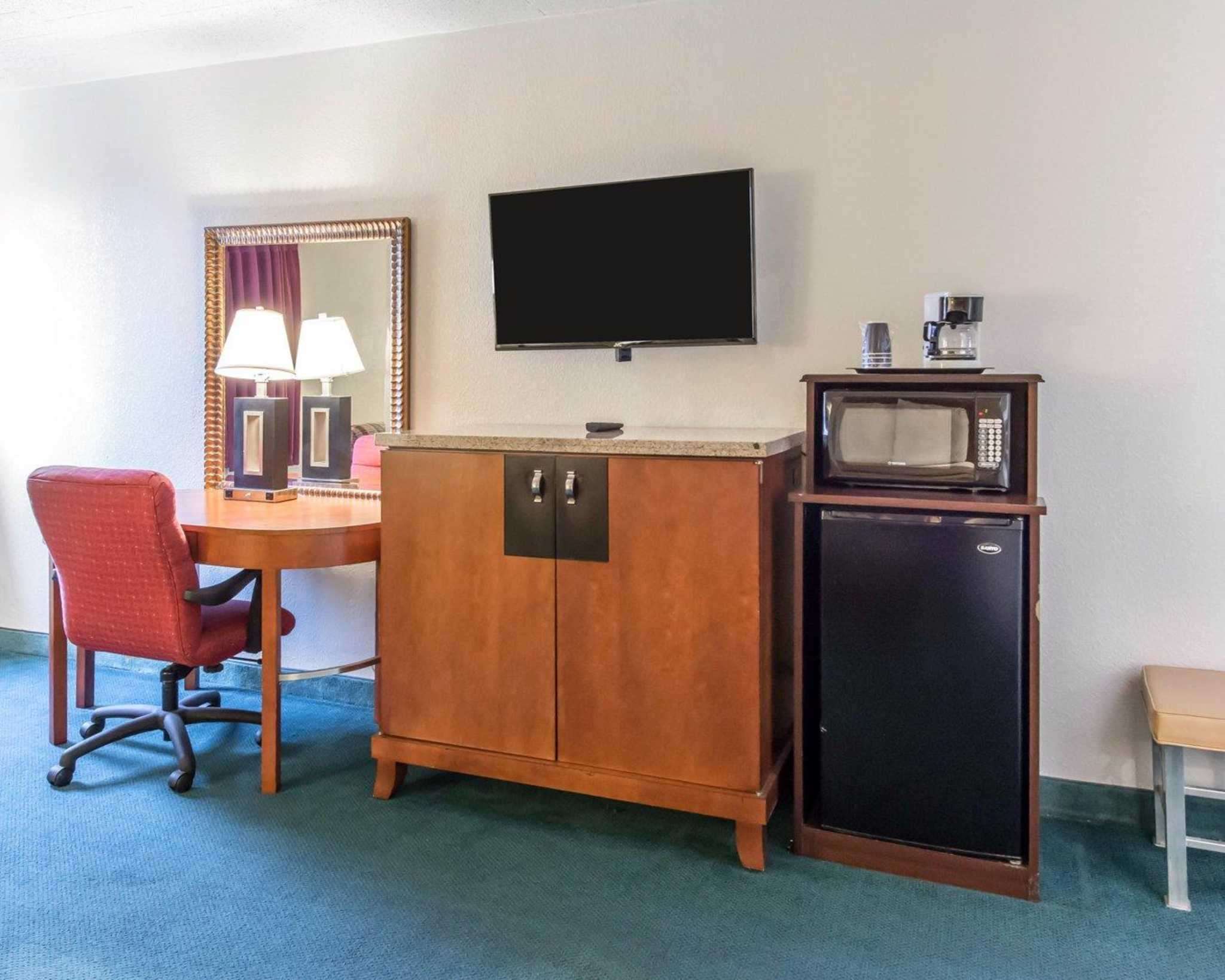 red roof inn new stanton