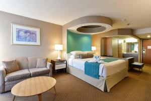 Howard Johnson Plaza By Wyndham By The Falls Niagara Falls,Niagara Falls>>Clifton Hill,4 star