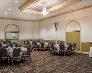 Quality Inn - Niagara Falls Blvd,New York>>Grand Island,3 star