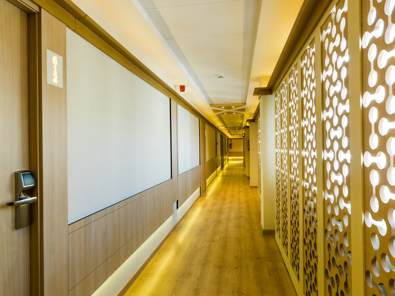 hotel monarque el rodeo