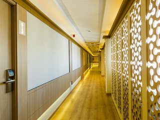 hotel monarque el rodeo