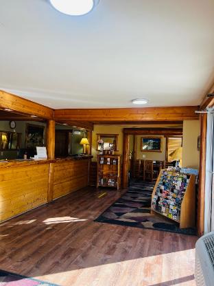 Sandpoint Inn,,2 star