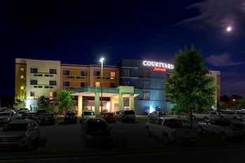 courtyard statesville mooresville lake norman