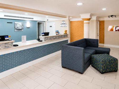 Super 8 By Wyndham Nacogdoches Near University,,2 star