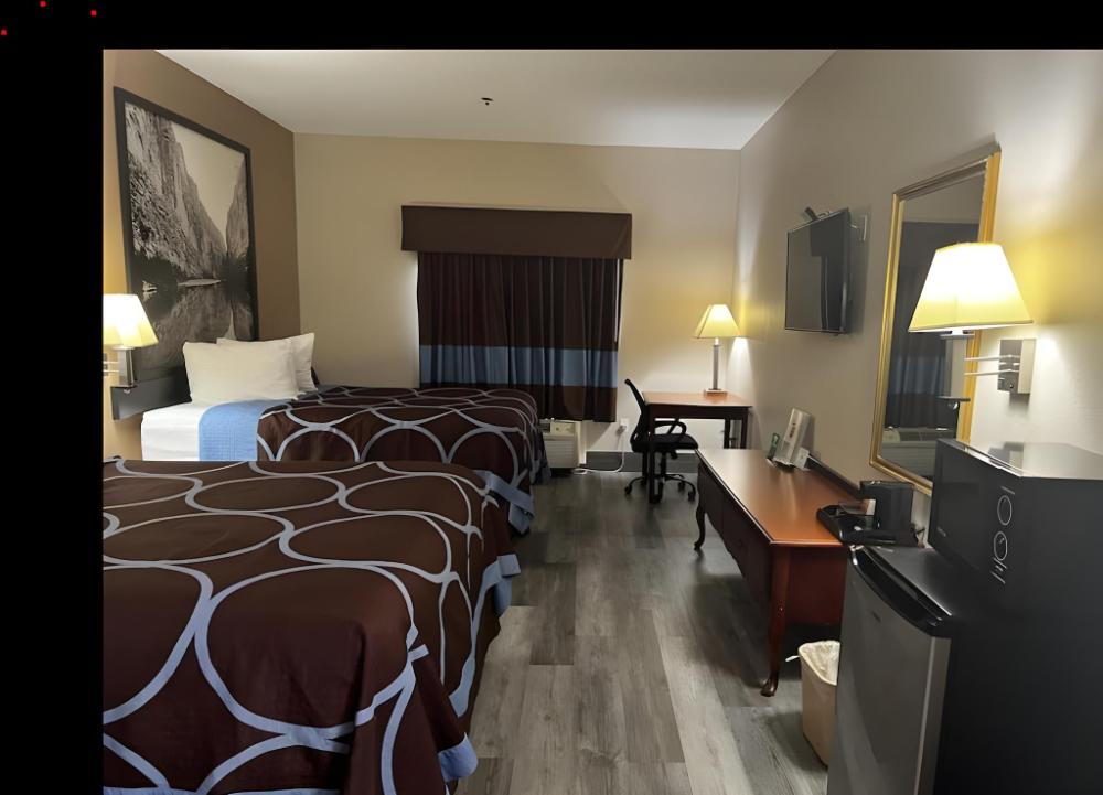 hotel piney woods