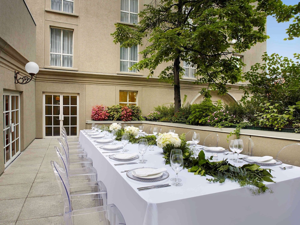 novotel toronto centre