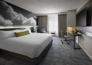 Novotel Toronto Centre,Markham>>Downtown Toronto,4 star