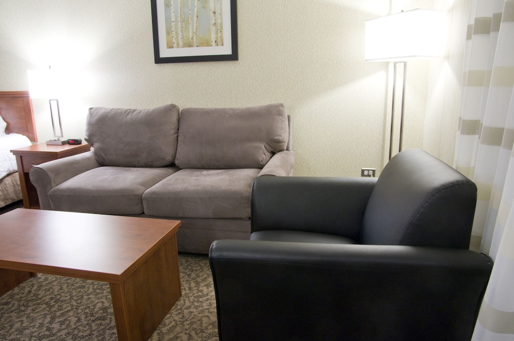 clarion hotel and suites