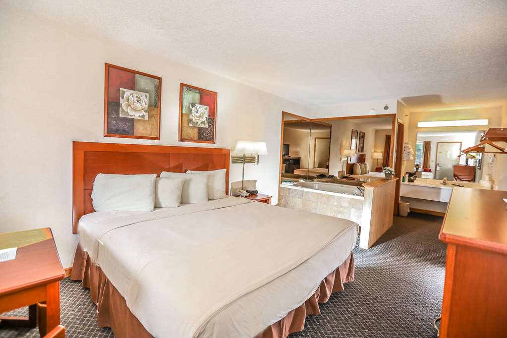 super 8 by wyndham branson shepherd of the hills expressway