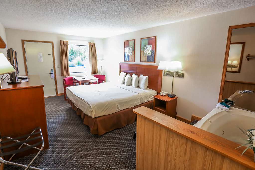 super 8 by wyndham branson shepherd of the hills expressway