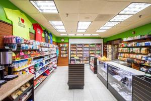 Holiday Inn North Shore - Skokie,Near Skokie Theatre,3 star