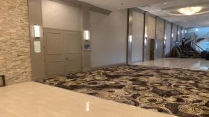 Holiday Inn North Shore - Skokie,Near Skokie Theatre,3 star
