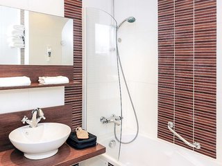 mercure omaha beach hotel