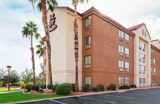 Red Roof Inn Plus+ Phoenix West,Phoenix>>Maryvale,3 star