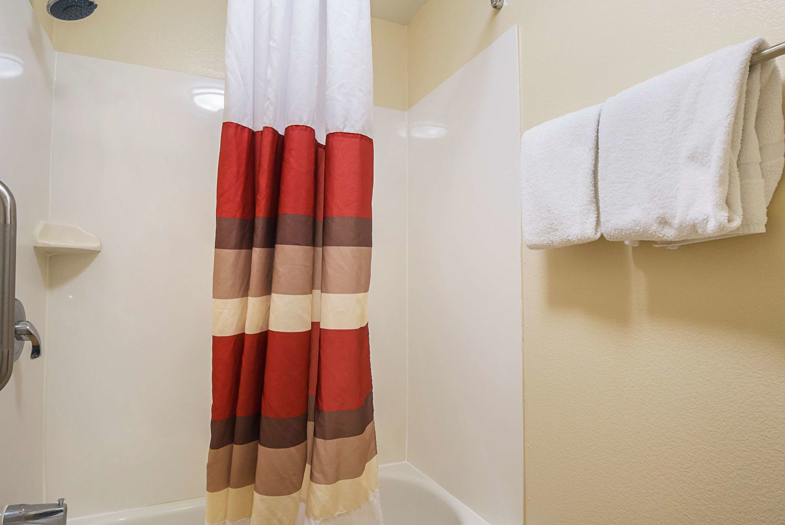 red roof inn plus phoenix west