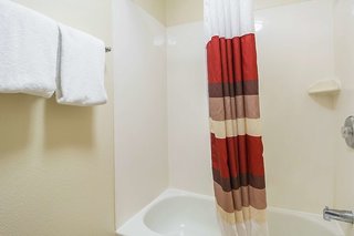 red roof inn plus phoenix west