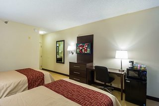 red roof inn plus phoenix west