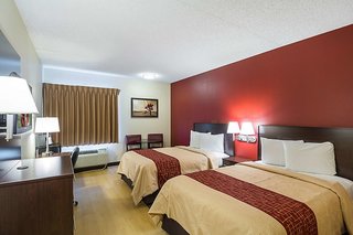 red roof inn plus phoenix west