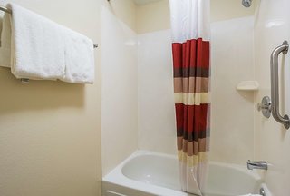 red roof inn plus phoenix west