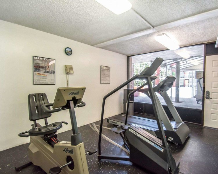 quality inn and suites at tropicana field