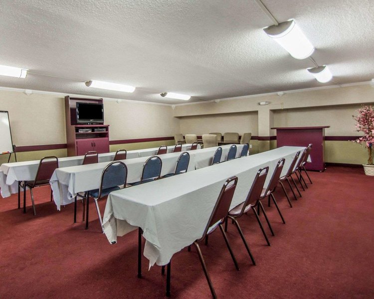 quality inn and suites at tropicana field