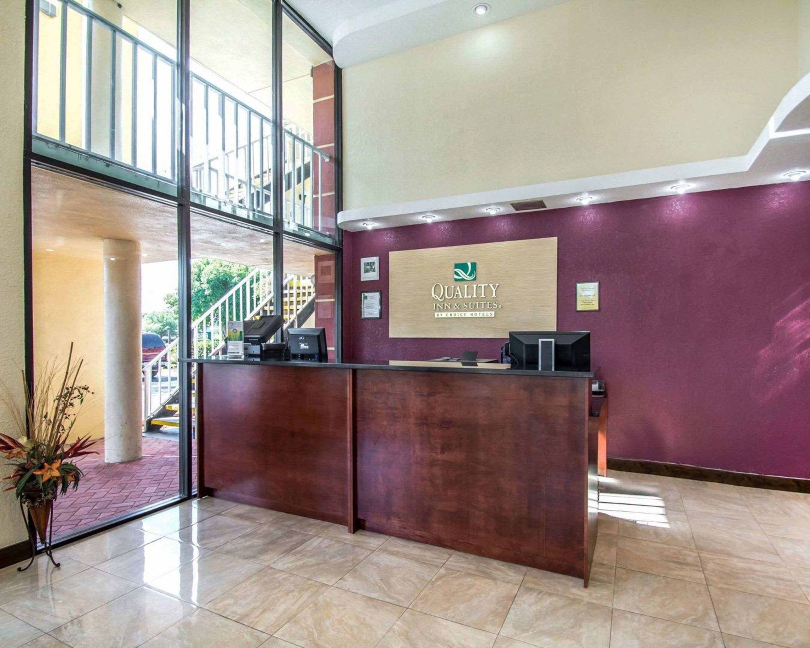 quality inn and suites at tropicana field