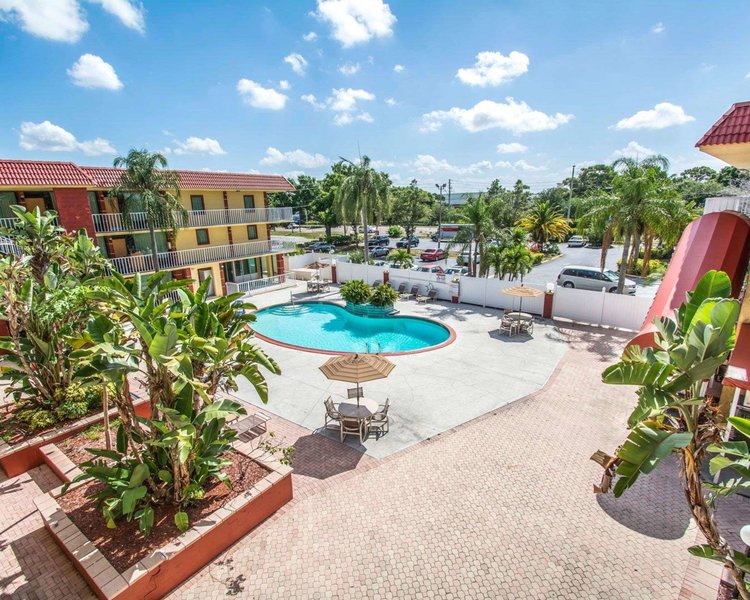 quality inn and suites at tropicana field