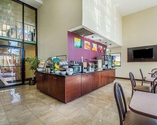 quality inn and suites at tropicana field