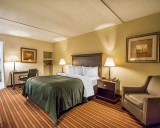 Quality Inn & Suites At Tropicana Field,St. Petersburg>>St. Pete Beach,3 star