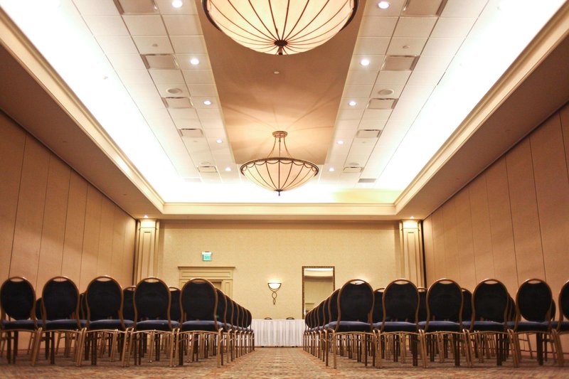 hilton garden inn suffolk riverfront