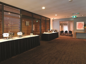 adina apartment hotel sydney town hall