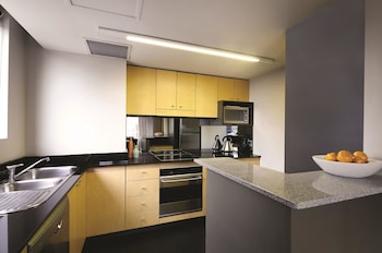 adina apartment hotel sydney town hall