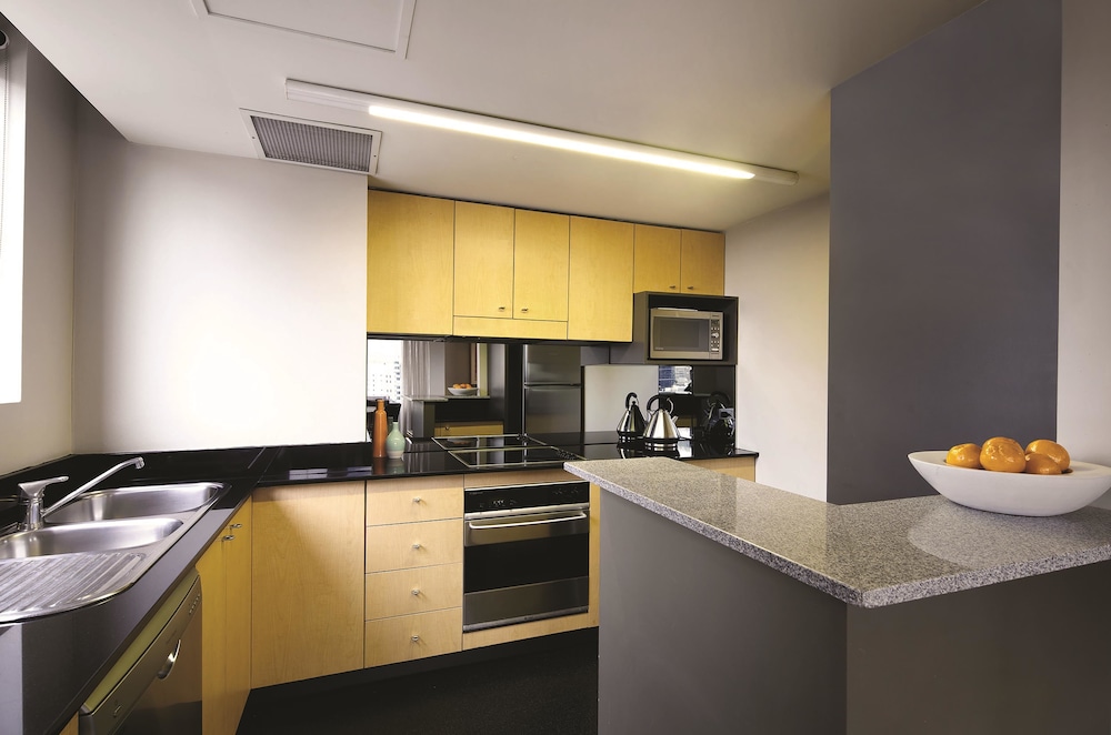 adina apartment hotel sydney town hall