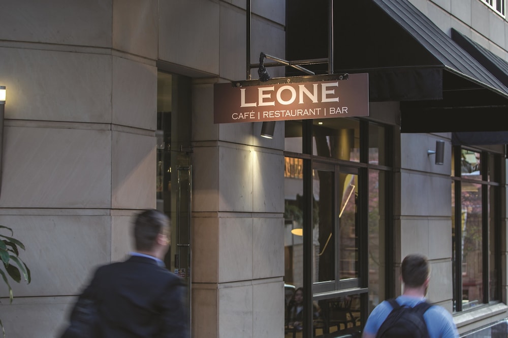 adina apartment hotel sydney town hall