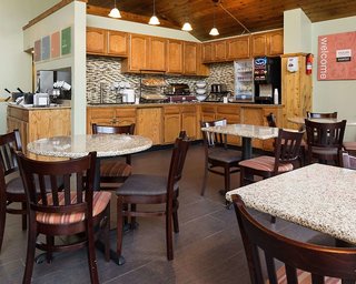 comfort inn and suites syracuse carrier circle