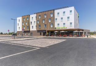 B&B Hotel Moulins Avermes,,3 star