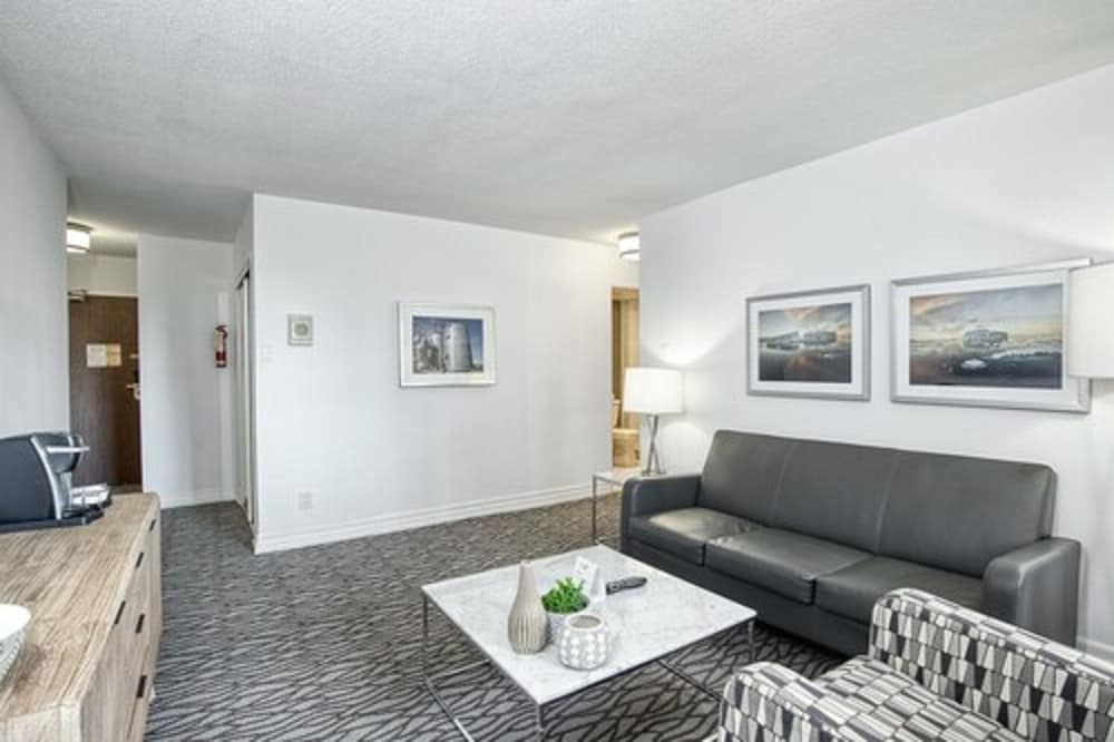 town inn suites hotel