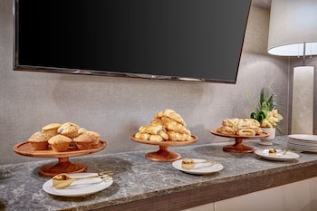 town inn suites hotel