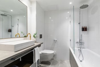 clarion hotel gillet