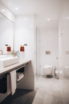 clarion hotel gillet