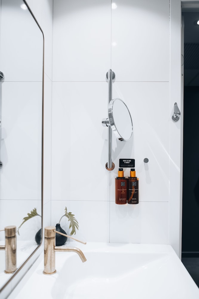 clarion hotel gillet